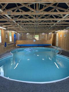 The Smythy Cotswolds Farm Stay With Pool - 8