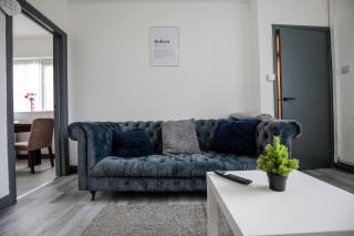 Blackrod House, Near Bolton, Free Parking, Sleeps 5, Long or Short Stays by NMB Property - Blackrod - 2