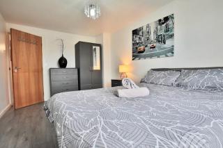 City View Apartment - Free Parking - Sleeps 6 - Near City Centre - by NMB Property - 5
