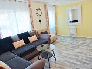 Holiday home with private Garden and mountain view - Briton Ferry - 3
