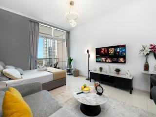 Bright & Stylish Studio with Marina Views - 1