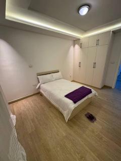 comfortable and near to airport - - 8