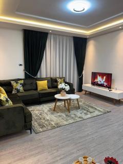 comfortable and near to airport - - 6