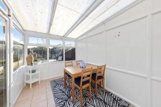Bright & Airy Home, Close To Train Stations & Fast Wifi - Swanscombe - 9