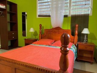 Appartement spacieux à Sainte-Rose, 70 m² avec jardin - 9