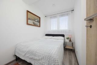 Modern Apartment in Warsaw with City View and Fan by Noclegi Renters - 8