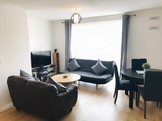 Spacious 2-Bed Flat in Homerton House - 6