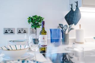 Duplex Apartment in Salford, 2BR&2BA, Full Kitchen - 0