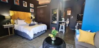 Joburg Designer Apartment with Balcony & City Views - Hallmark House - 5