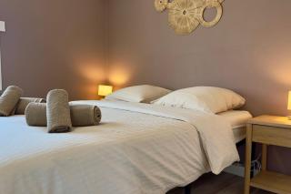 Maison Marguerite house with outdoor space close to the center - 9