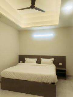 Hotel Connecting Home Stays - 2