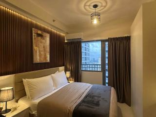 Hotel-like Entire Unit at Fame Residences - 8