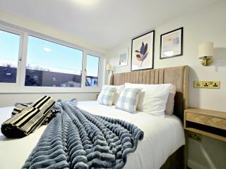 3-Bed Home in Glasgow - 5