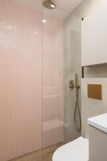 Lush Blush Luxury Apartment by BiNoBi! - 4