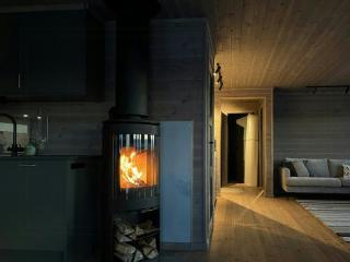 Family Cabin With Views Of Dønnamannen Mountain - 6