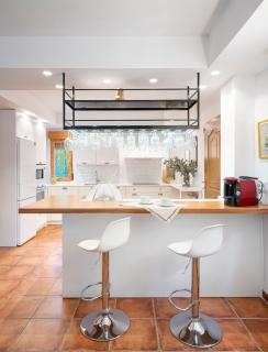 Casa El Pilar con chimenea, jardín y parking privado - 9