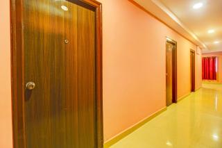 FabHotel Jaswitha Grand - 8