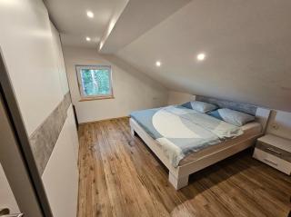 Hilltop Vineyard house - 5