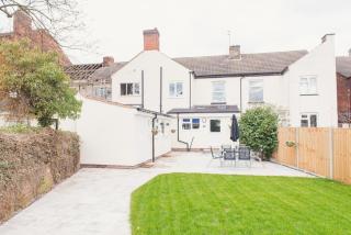 LYNNTON HOUSE Stunning 6 bed Town Centre House ALL with En-Suites Prime Location Tamworth - 9