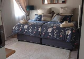 The Lion Room at Frederick's Place - 7