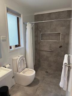 Canberra 3 bedroom quiet home to remember - - 5