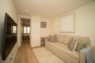 Whome Old Town Flat with a Modern Touch - 3