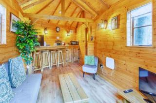 Bears House - Westley Waterless - 9
