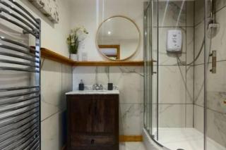 Bears House - Westley Waterless - 6