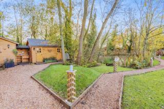 Bears House - Westley Waterless - 5