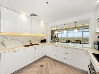 Stylish 2BR plus Maid Luxury Apartment in JLT - 6