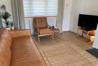 2 Bed-Sleeps 4-Parking-Pets-10 min to the Beach - 1