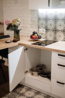 Cozy Studio - Perfect for Couples - 10 Min to Downtown - Parking - Lviv - 9