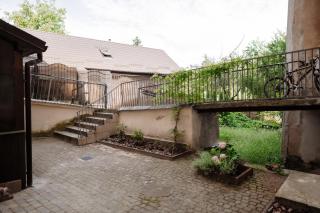 Cozy Studio - Perfect for Couples - 10 Min to Downtown - Parking - Lviv - 3