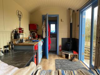 Noahs Ark Shepherds Hut - Launceston - 9