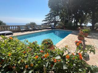 RDC maison de maitre pour 6 personnes avec piscine et jacuzzi - 8