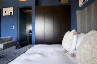 Secure Designer Apartment With Balcony & Skyline Views - Hallmark House - 4