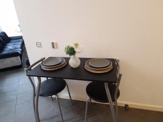 Birmingham City Centre Apartment Lift TV - 9