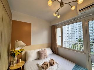 Shore Residences Banana Room with 2 Beds Good for 4 Guests Pool View Room 622 by Prime Stay - 7