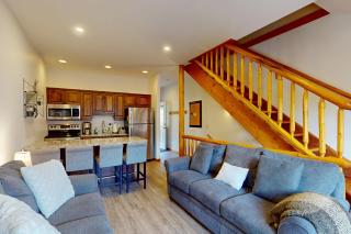 Cedar Lodge Escape at Whitetail townhomes - 7