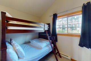 Cedar Lodge Escape at Whitetail townhomes - 1