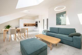 Large Apartment in a Quiet Area with Terrace & Free Garage - 0