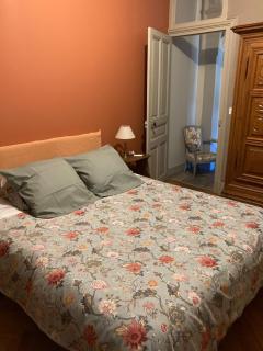 Quiet and central charming apartment, free parking - 7