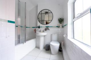 Modern 6 Person Cosy Cottage in Historical Newport - Caerleon - 5