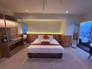 Ikonic Hotel - Bhushi Dam Lonavala - Lonavala - 1