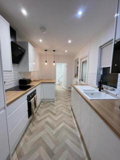 Cosy Corner on Gordon Street - Scarborough - 2