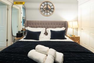 NEW Sleek and Stunning 1 Bedroom Flat Hampstead - 2