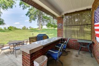 14 Mi to St Louis Dog-Friendly Columbia Home - 9