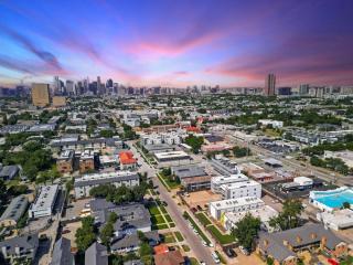 Centrally Located Cheerful 1BD 1BA Apt Sleeps 2 - 7
