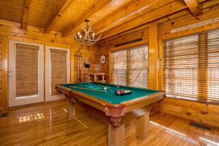 Poolhouse Lodge by American Patriot Getaways - 1