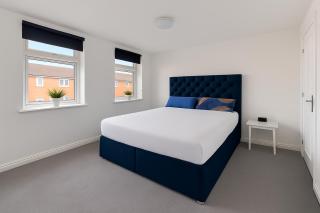 Bright and Spacious King & Double Rooms, Free Private Parking, Close to Heathrow - 8